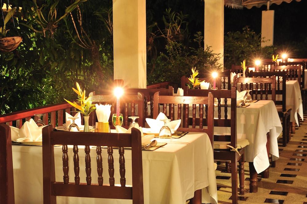 Teak Garden Resort, Chiang Rai Buitenkant foto
